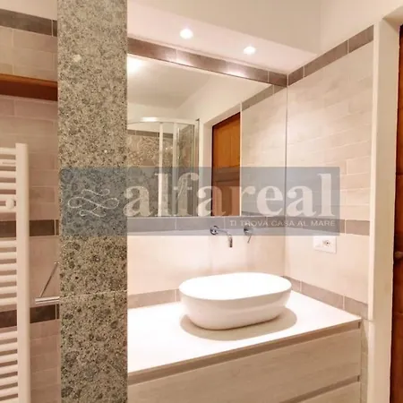 בית נופש Fortezza, Vista Mare, 1 Camera, Nel Centro Del Borgo Medioevale! By Alfareal קסטליונה דלה פסקאיה